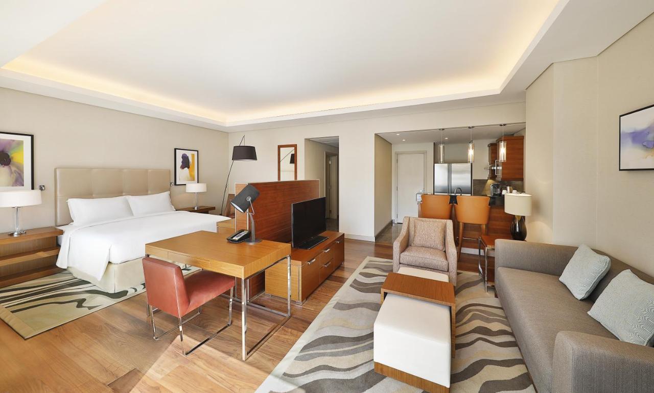 Hilton Riyadh Hotel & Residences Екстериор снимка